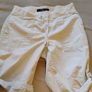 Stretch & Co. Cream Drawstring Bermuda Shorts with Front Pockets